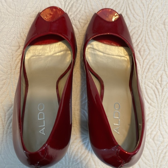 Gorgeous Red Peeptoe Heels - Picture 5 of 7